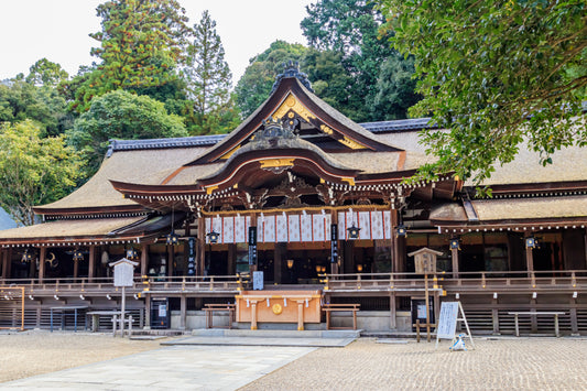"Oomiwa Shrine: Sanctuary of the Sake Deity on Mt. Miwa, Nara Prefecture"